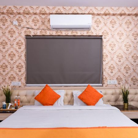 Hotel Iris At Nest Hajdarábád Exteriér fotografie