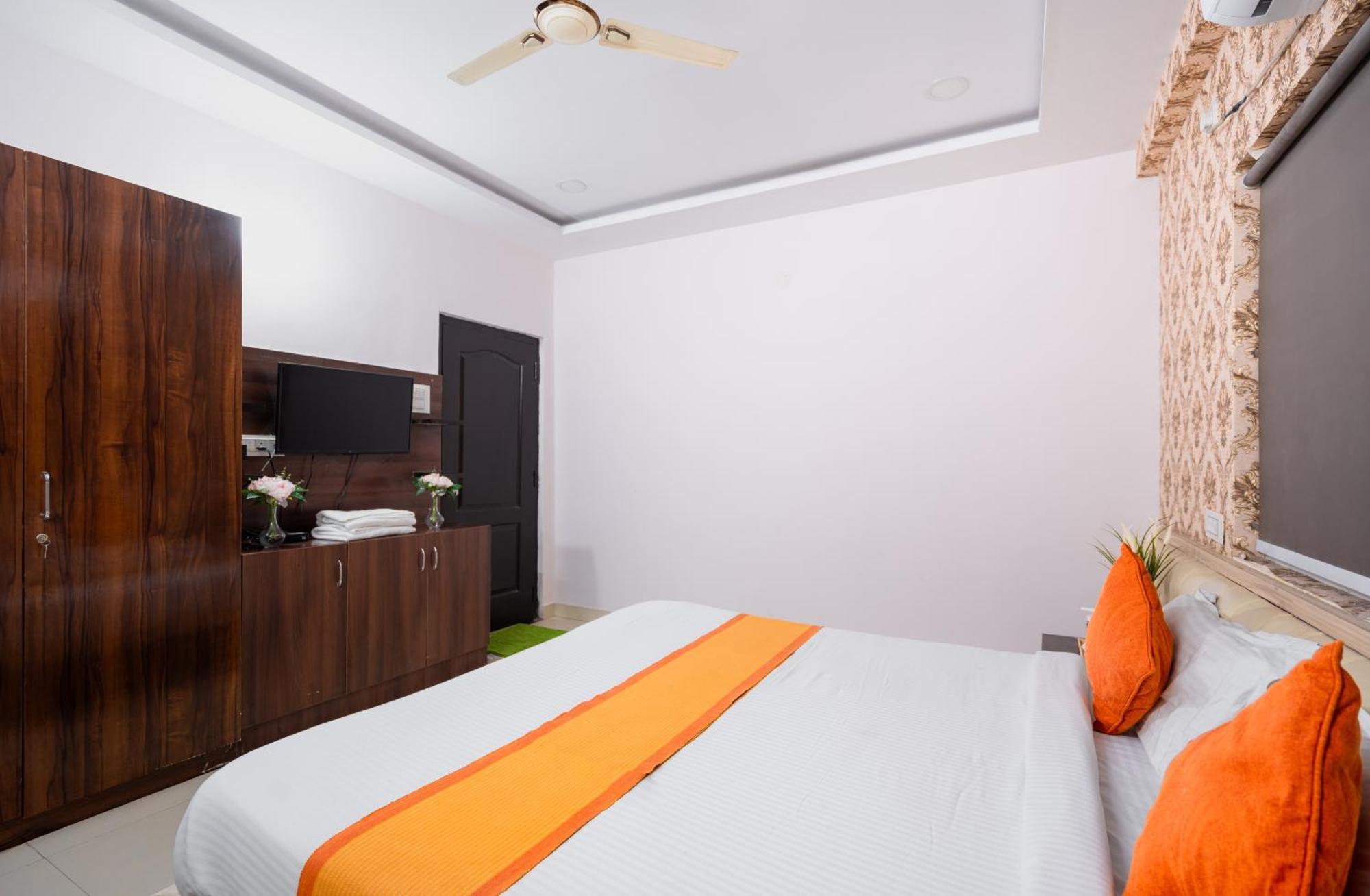 Hotel Iris At Nest Hajdarábád Exteriér fotografie